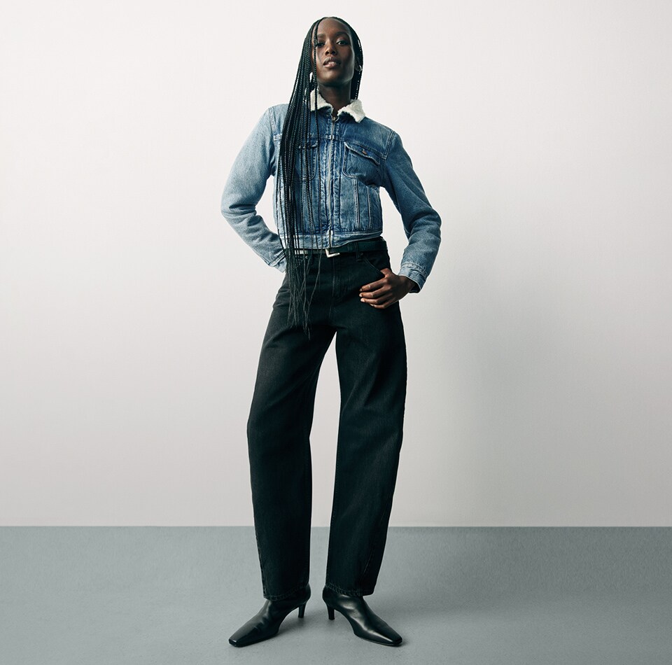 いつものコーデにひとさじのウエスタン要素を取り入れて、トレンド感のある印象に。